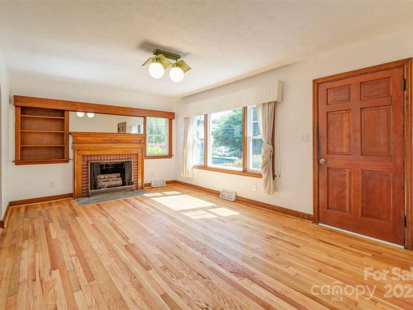 179 Brevard Road, Asheville, NC 28806.  MLS# CAR4260690, YatesRealty ID 17066. 