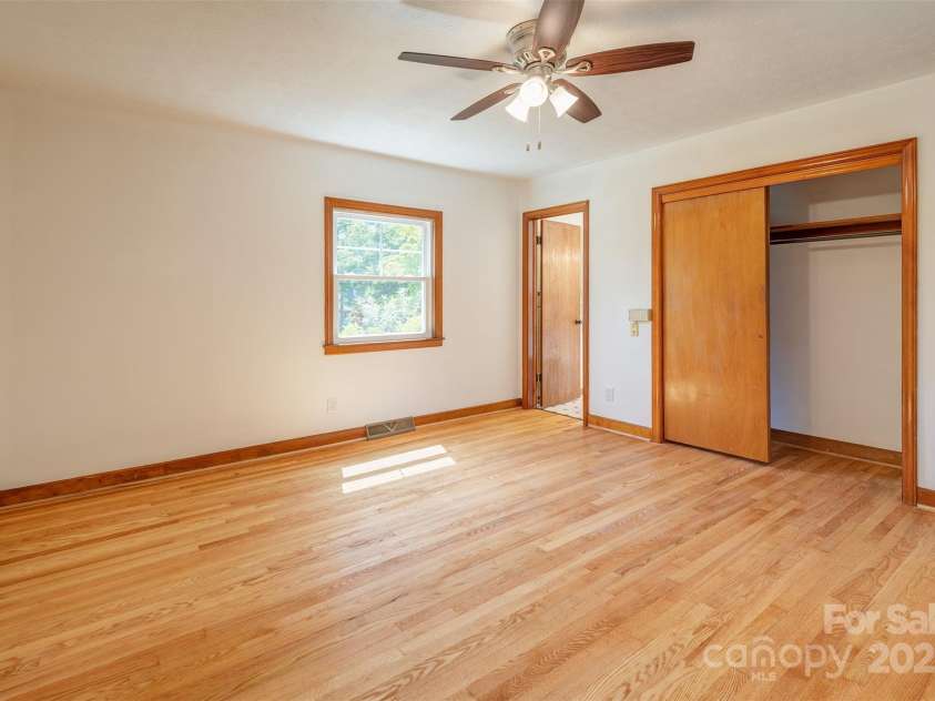 179 Brevard Road, Asheville, NC 28806.  MLS# CAR4260690, YatesRealty ID 17066. 