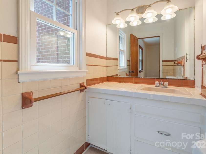 179 Brevard Road, Asheville, NC 28806.  MLS# CAR4260690, YatesRealty ID 17066. 