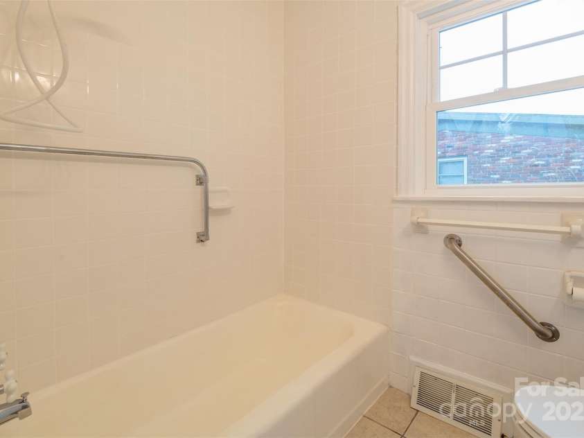 179 Brevard Road, Asheville, NC 28806.  MLS# CAR4260690, YatesRealty ID 17066. 