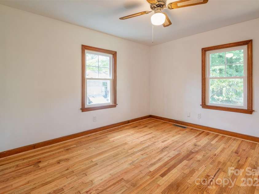 179 Brevard Road, Asheville, NC 28806.  MLS# CAR4260690, YatesRealty ID 17066. 