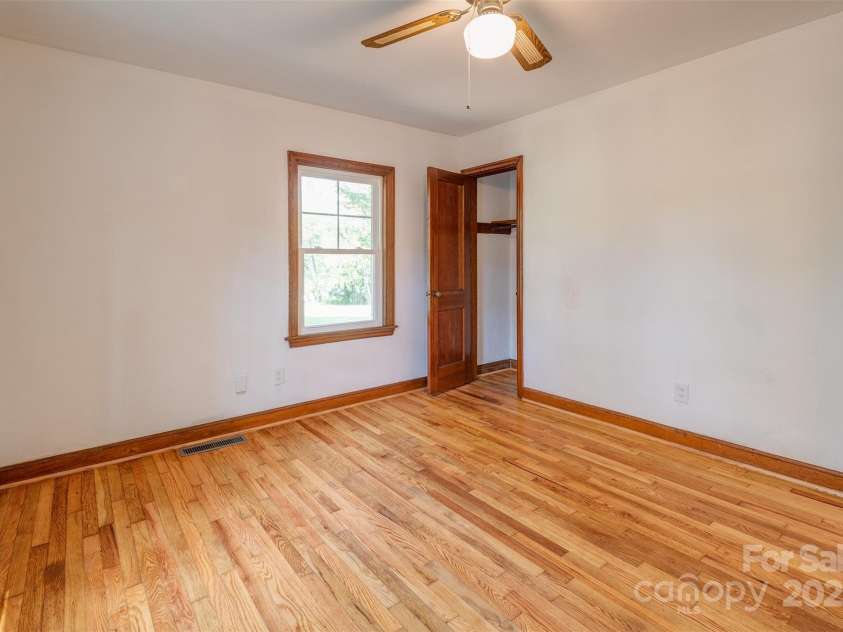 179 Brevard Road, Asheville, NC 28806.  MLS# CAR4260690, YatesRealty ID 17066. 