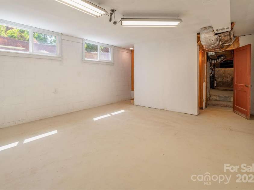 179 Brevard Road, Asheville, NC 28806.  MLS# CAR4260690, YatesRealty ID 17066. 