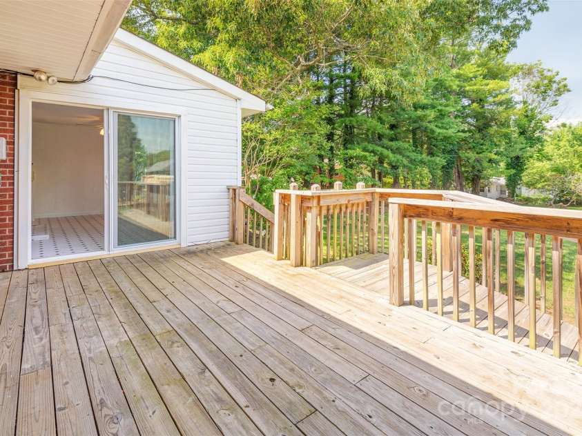 179 Brevard Road, Asheville, NC 28806.  MLS# CAR4260690, YatesRealty ID 17066. 