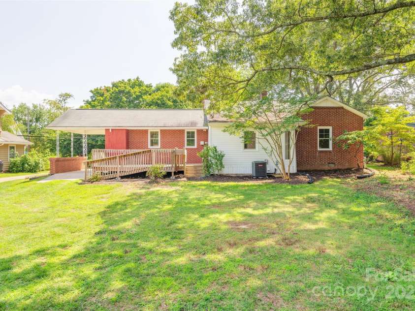 179 Brevard Road, Asheville, NC 28806.  MLS# CAR4260690, YatesRealty ID 17066. 