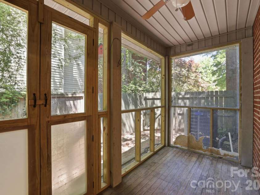 200 Altondale Avenue, Charlotte, NC 28207.  MLS# CAR4375547, YatesRealty ID 17068. 