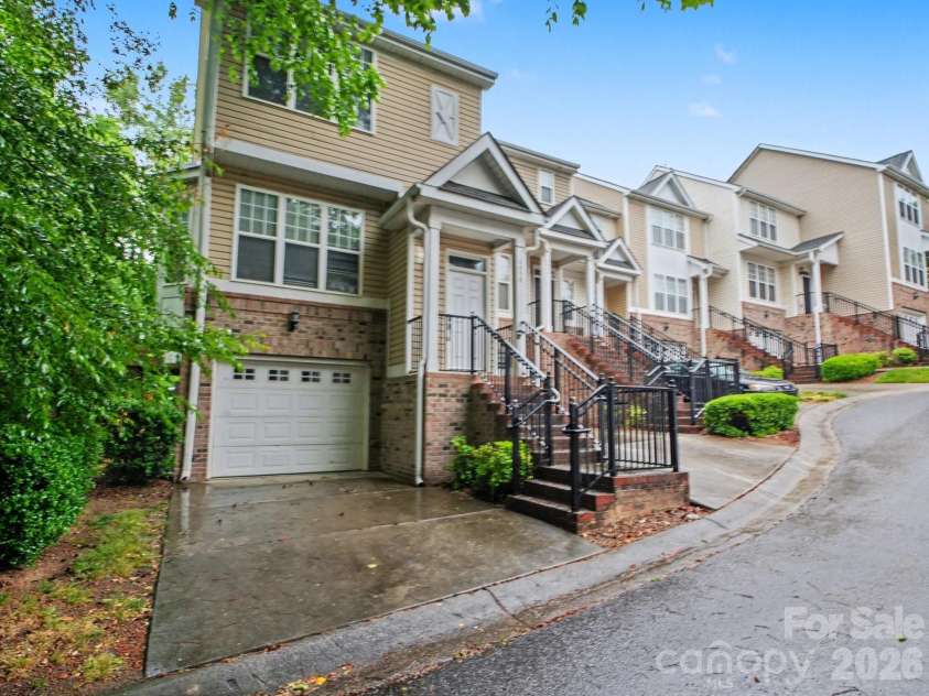 6450 Terrace View Court, Charlotte, NC 28269.  MLS# CAR4375218, YatesRealty ID 17069. 