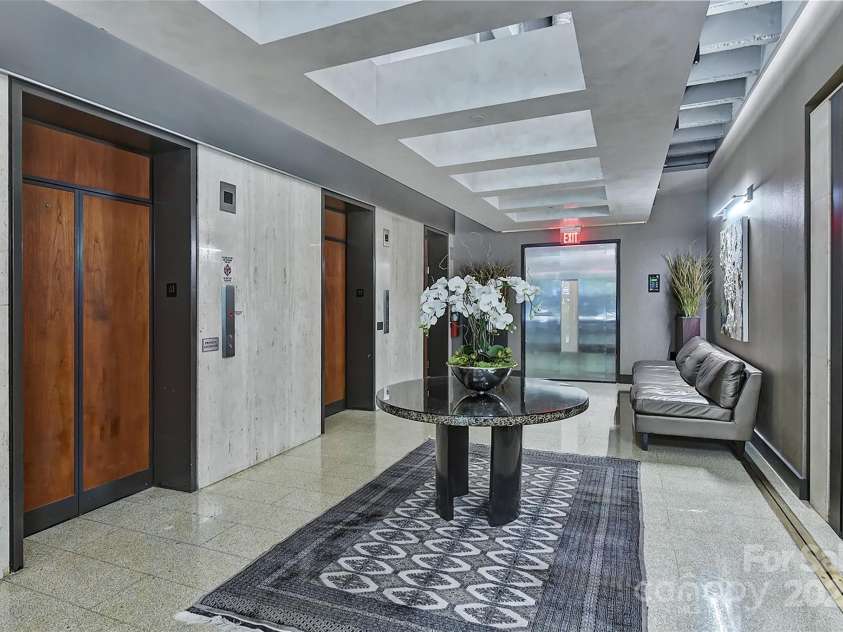139 Tryon Street, Charlotte, NC 28202.  MLS# CAR4133469, YatesRealty ID 1707. 