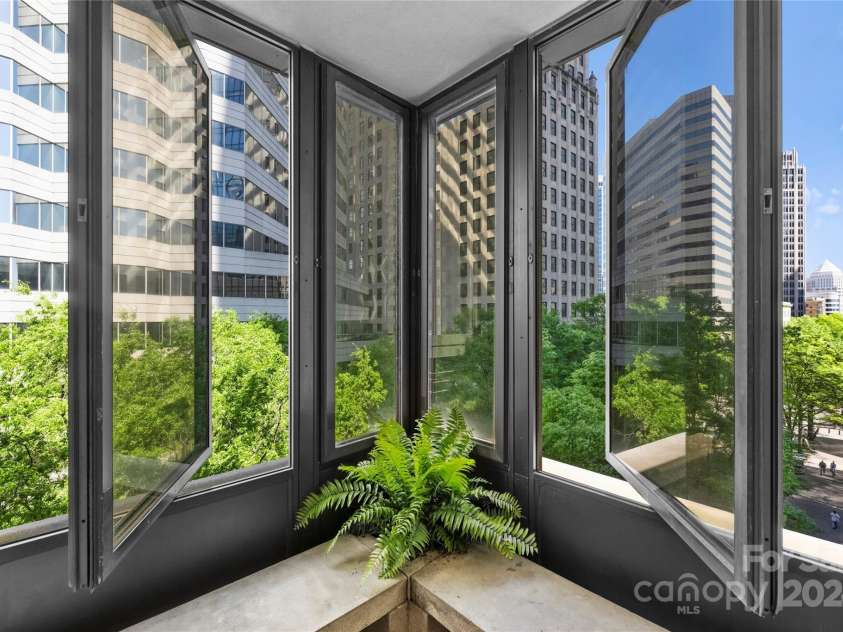 139 Tryon Street, Charlotte, NC 28202.  MLS# CAR4133469, YatesRealty ID 1707. 