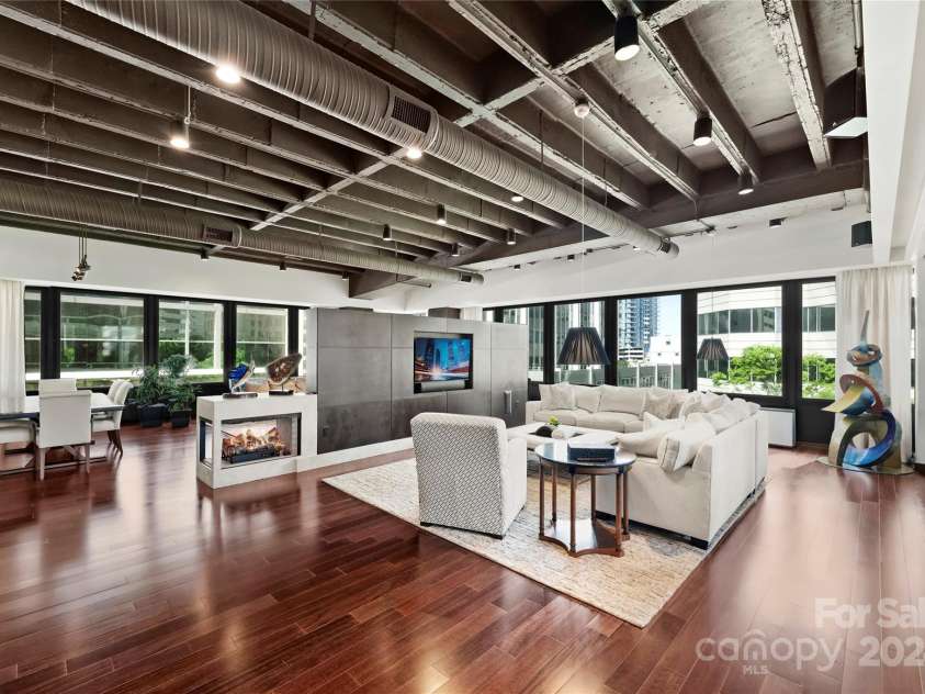 139 Tryon Street, Charlotte, NC 28202.  MLS# CAR4133469, YatesRealty ID 1707. 