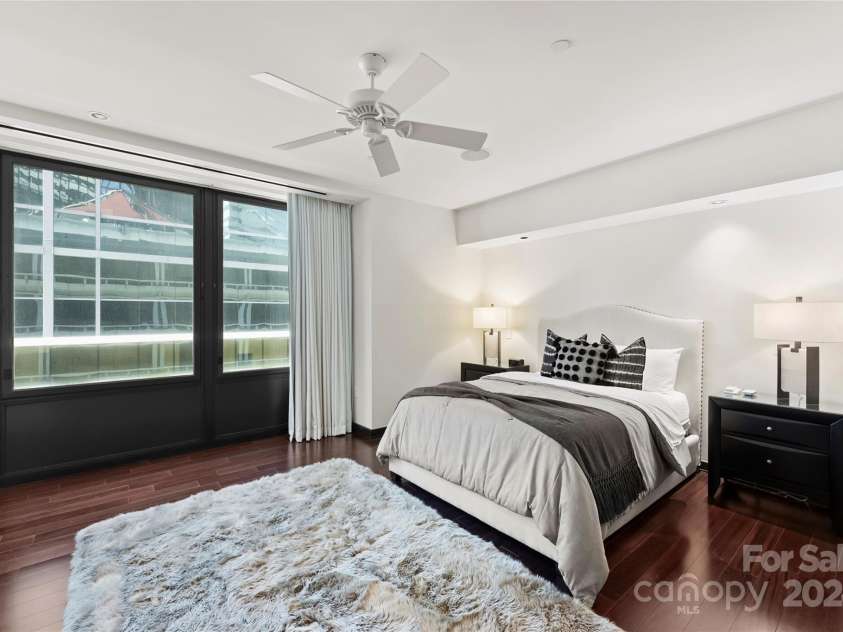 139 Tryon Street, Charlotte, NC 28202.  MLS# CAR4133469, YatesRealty ID 1707. 