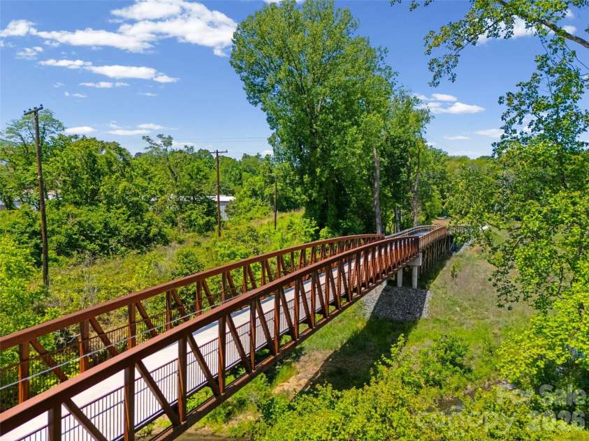 1633 Duckworth Avenue, Charlotte, NC 28208.  MLS# CAR4375706, YatesRealty ID 17071. Beautiful greenway