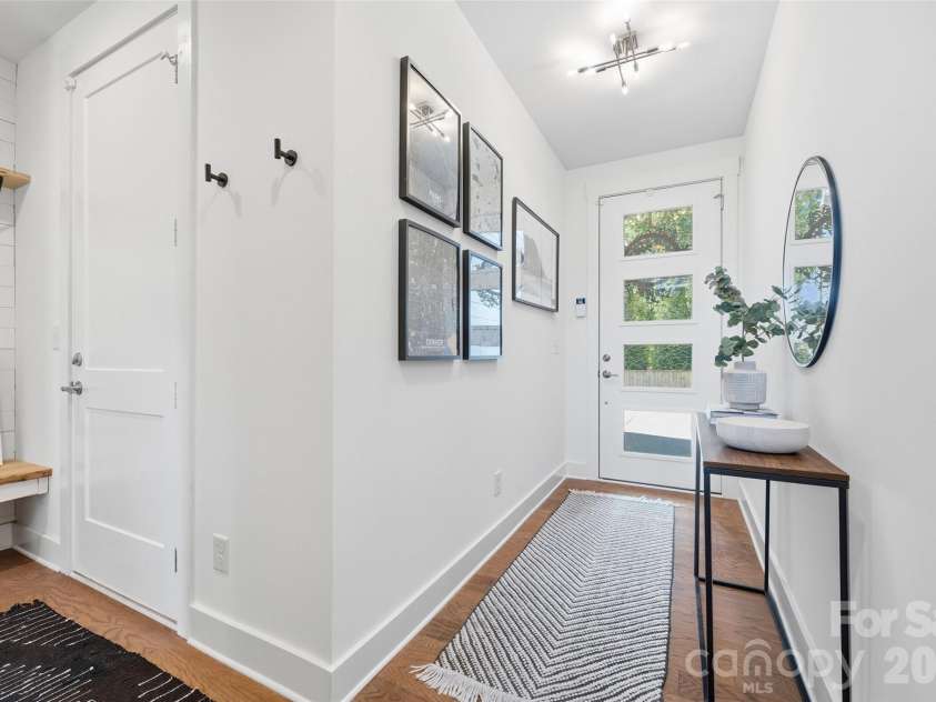 1633 Duckworth Avenue, Charlotte, NC 28208.  MLS# CAR4375706, YatesRealty ID 17071. Welcoming entryway