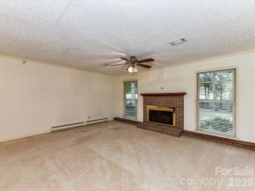 1416 Marjorie Drive, Matthews, NC 28105.  MLS# CAR4368499, YatesRealty ID 17072. 