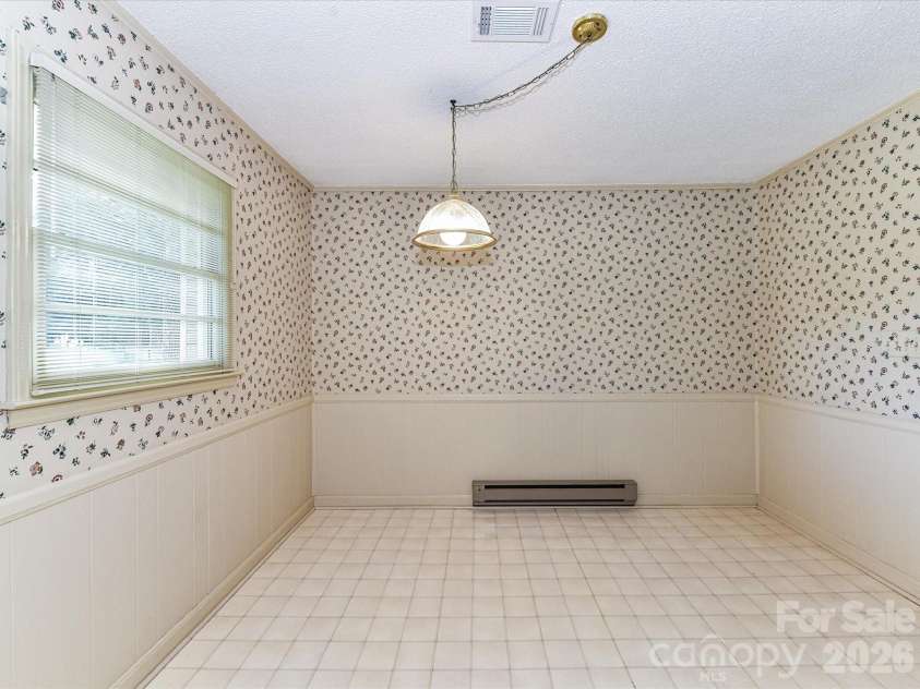 1416 Marjorie Drive, Matthews, NC 28105.  MLS# CAR4368499, YatesRealty ID 17072. 