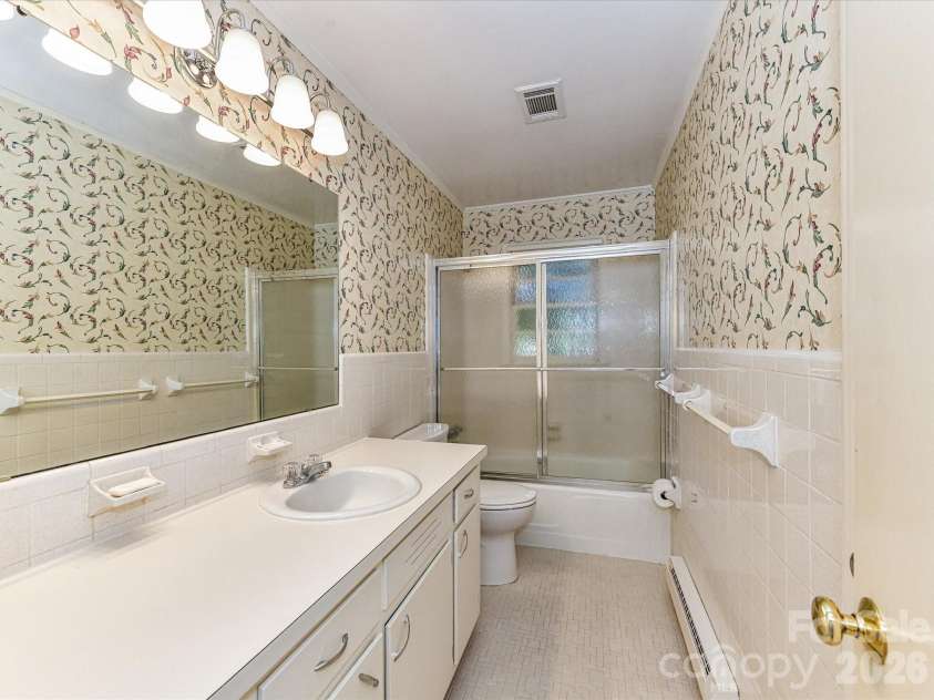 1416 Marjorie Drive, Matthews, NC 28105.  MLS# CAR4368499, YatesRealty ID 17072. 
