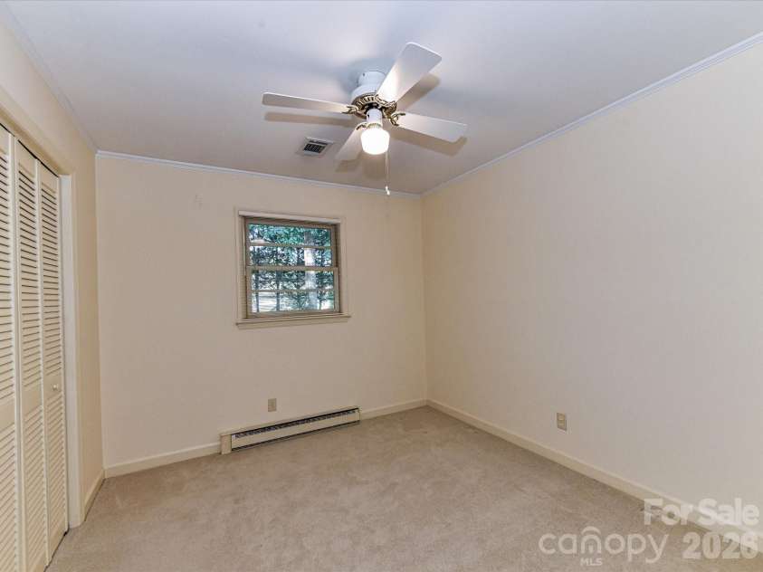 1416 Marjorie Drive, Matthews, NC 28105.  MLS# CAR4368499, YatesRealty ID 17072. 