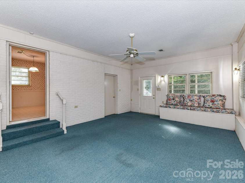1416 Marjorie Drive, Matthews, NC 28105.  MLS# CAR4368499, YatesRealty ID 17072. 