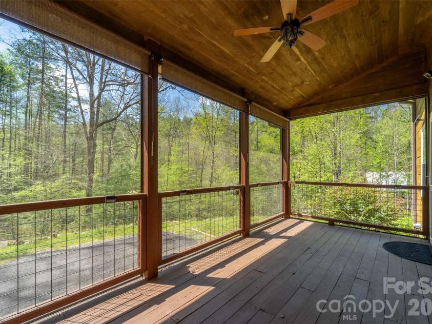 138 Hubbell Lane, Robbinsville, NC 28771.  MLS# CAR4376705, YatesRealty ID 17073. 