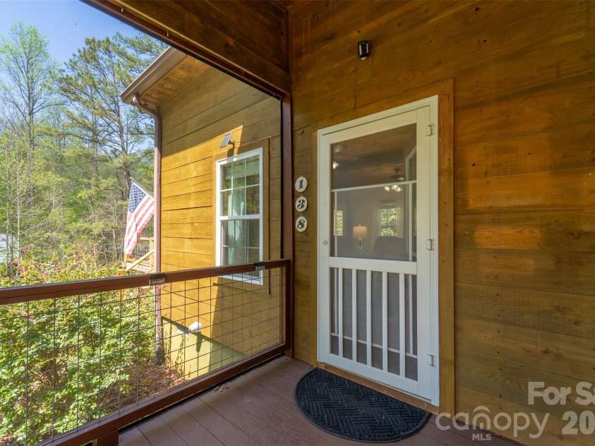 138 Hubbell Lane, Robbinsville, NC 28771.  MLS# CAR4376705, YatesRealty ID 17073. 