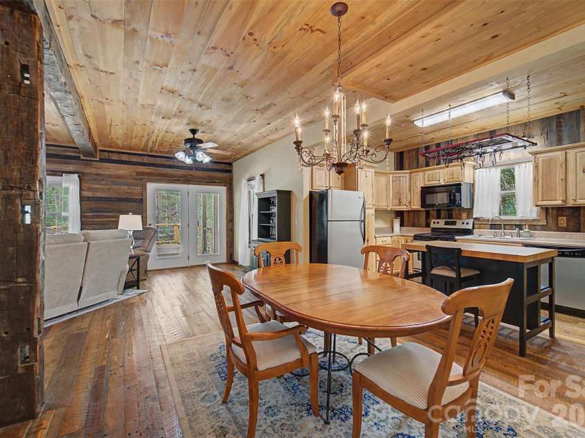 138 Hubbell Lane, Robbinsville, NC 28771.  MLS# CAR4376705, YatesRealty ID 17073. 