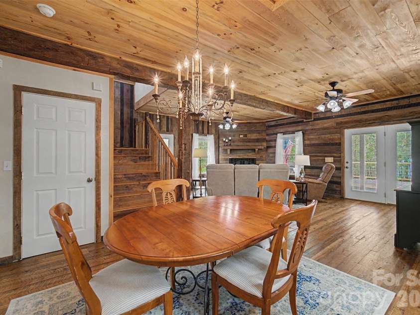 138 Hubbell Lane, Robbinsville, NC 28771.  MLS# CAR4376705, YatesRealty ID 17073. 
