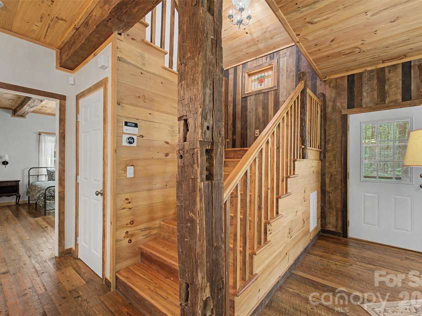 138 Hubbell Lane, Robbinsville, NC 28771.  MLS# CAR4376705, YatesRealty ID 17073. 
