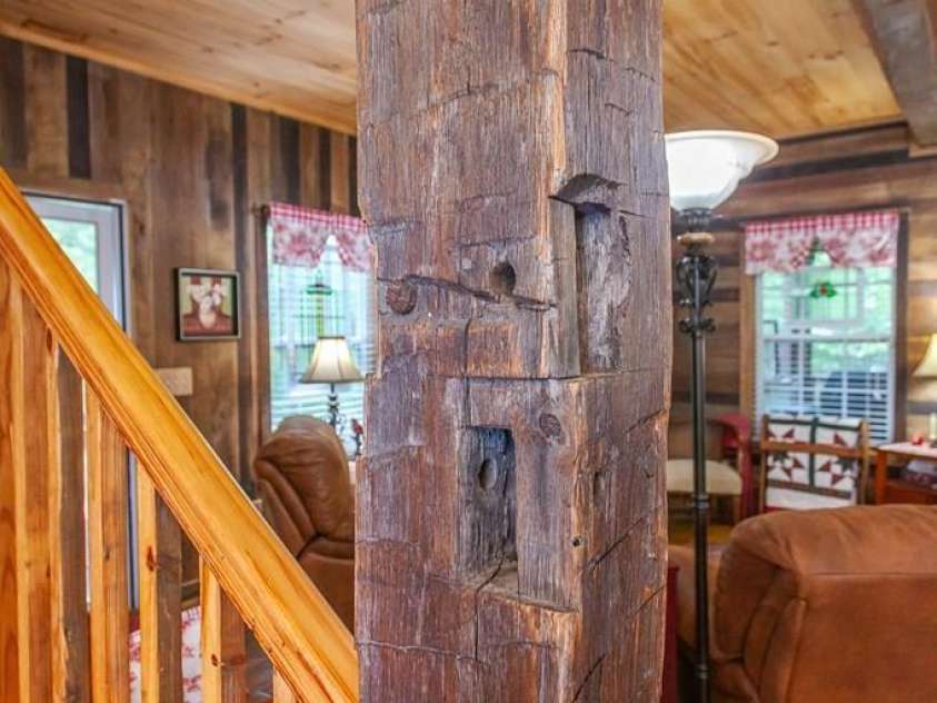 138 Hubbell Lane, Robbinsville, NC 28771.  MLS# CAR4376705, YatesRealty ID 17073. 