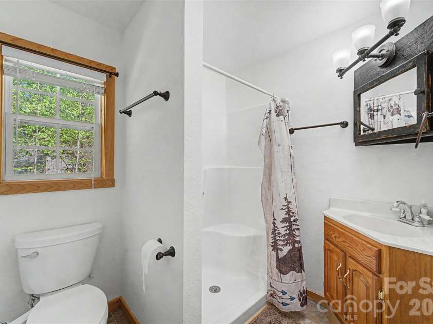 138 Hubbell Lane, Robbinsville, NC 28771.  MLS# CAR4376705, YatesRealty ID 17073. 