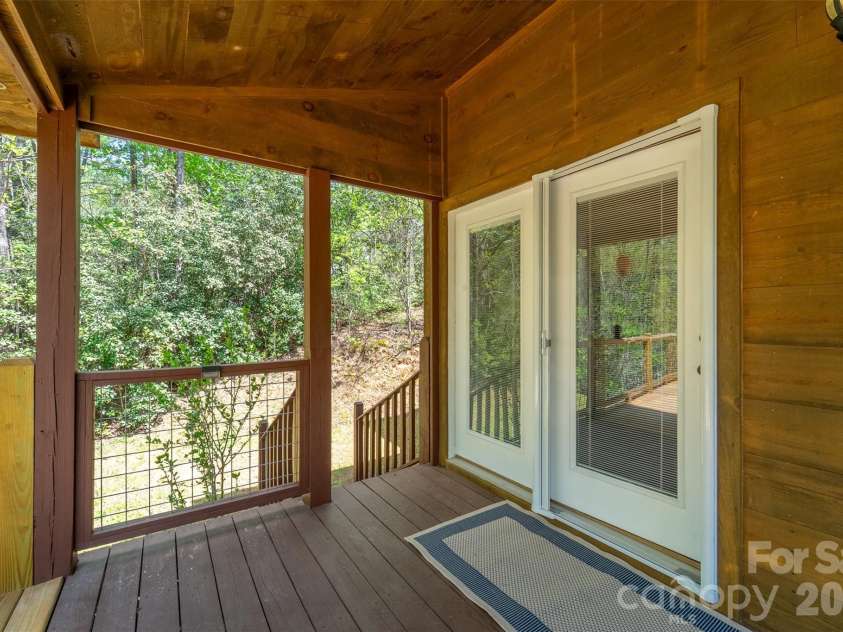 138 Hubbell Lane, Robbinsville, NC 28771.  MLS# CAR4376705, YatesRealty ID 17073. 
