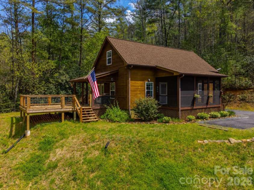 138 Hubbell Lane, Robbinsville, NC 28771.  MLS# CAR4376705, YatesRealty ID 17073. 