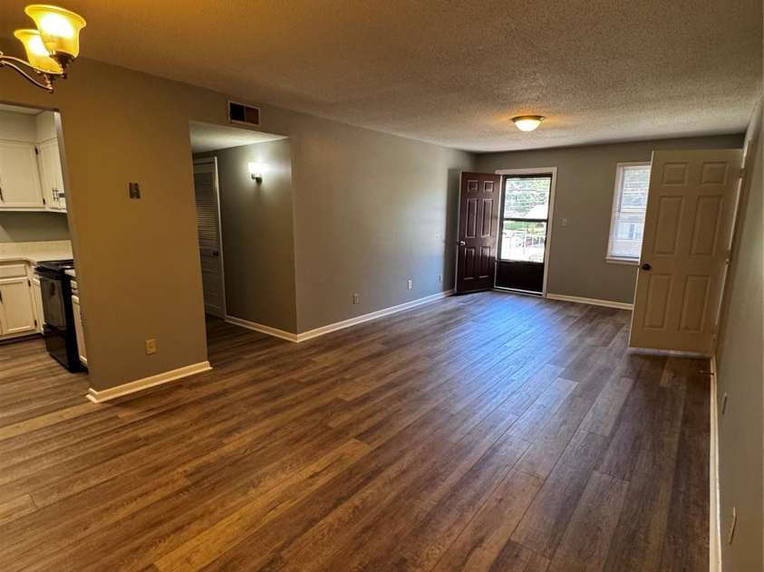 2106 Main Street, Kannapolis, NC 28081.  MLS# CAR4263583, YatesRealty ID 17073. 