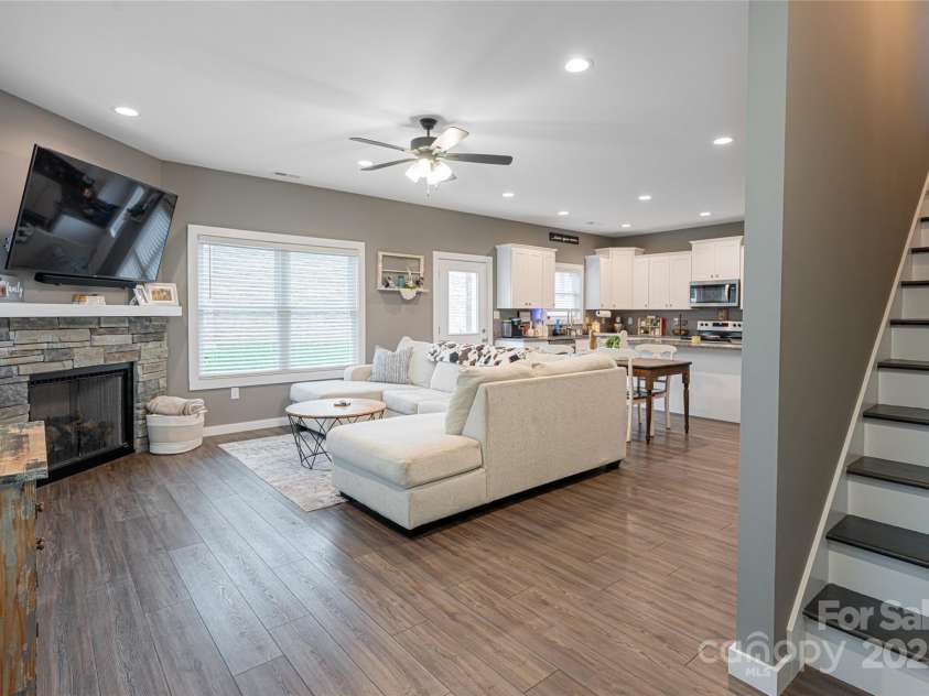 27 Sage Crest Loop, Weaverville, NC 28787.  MLS# CAR4266295, YatesRealty ID 17074. 