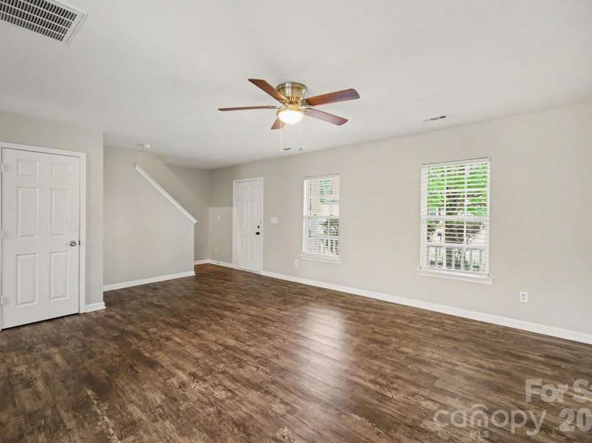 7916 Mcgarry Trail, Charlotte, NC 28214.  MLS# CAR4375221, YatesRealty ID 17074. 