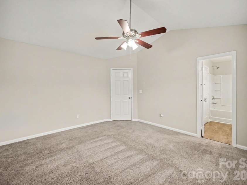 7916 Mcgarry Trail, Charlotte, NC 28214.  MLS# CAR4375221, YatesRealty ID 17074. 