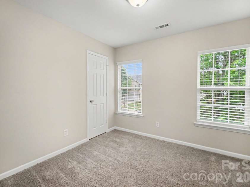 7916 Mcgarry Trail, Charlotte, NC 28214.  MLS# CAR4375221, YatesRealty ID 17074. 