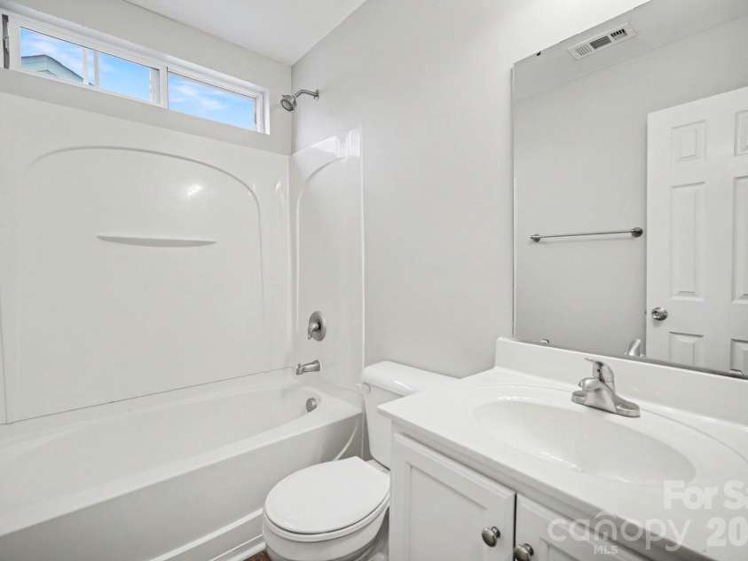 7916 Mcgarry Trail, Charlotte, NC 28214.  MLS# CAR4375221, YatesRealty ID 17074. 