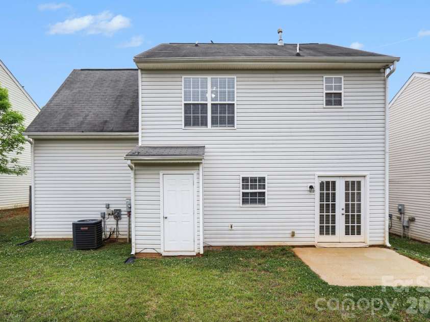7916 Mcgarry Trail, Charlotte, NC 28214.  MLS# CAR4375221, YatesRealty ID 17074. 