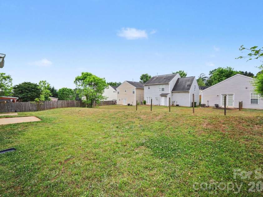 7916 Mcgarry Trail, Charlotte, NC 28214.  MLS# CAR4375221, YatesRealty ID 17074. 