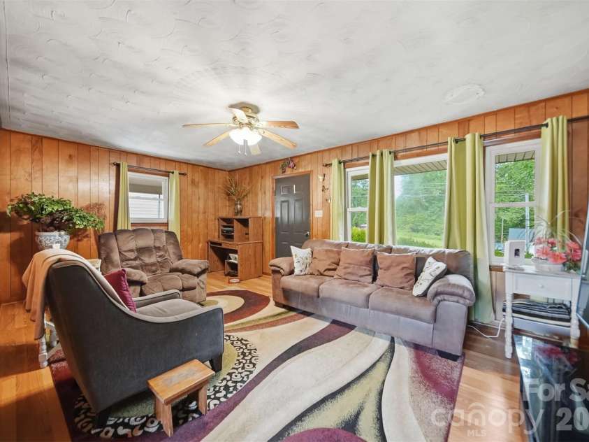 1329 33rd Street, Conover, NC 28613.  MLS# CAR4376723, YatesRealty ID 17075. 