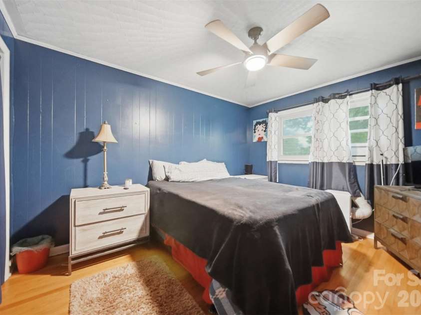 1329 33rd Street, Conover, NC 28613.  MLS# CAR4376723, YatesRealty ID 17075. 