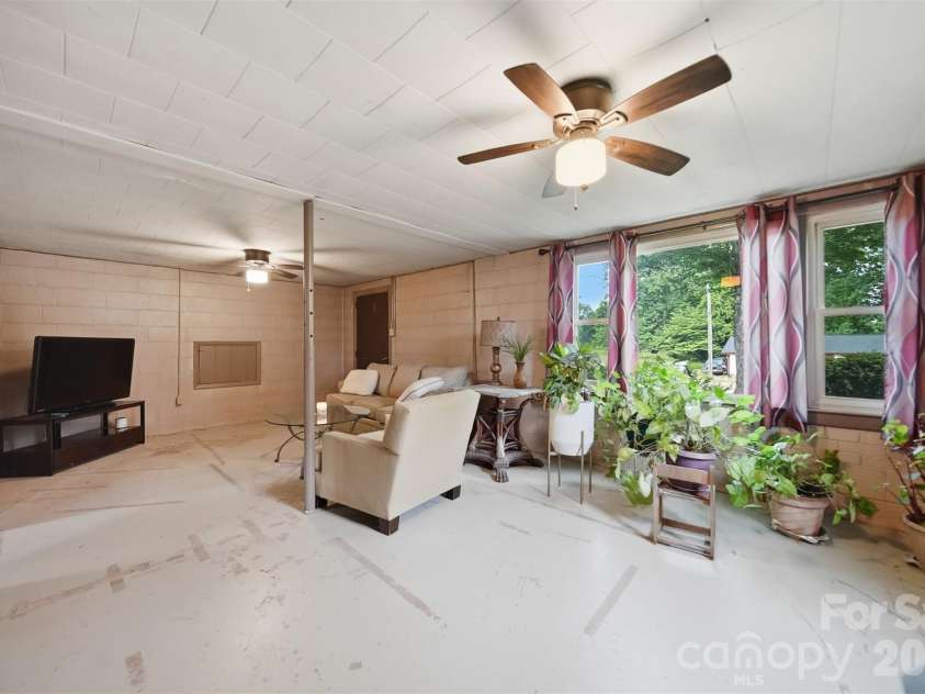1329 33rd Street, Conover, NC 28613.  MLS# CAR4376723, YatesRealty ID 17075. 