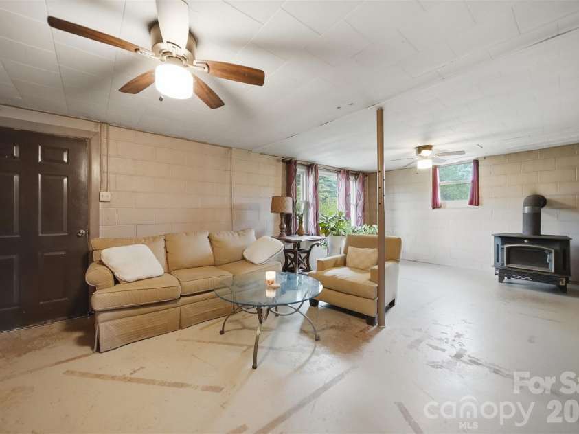 1329 33rd Street, Conover, NC 28613.  MLS# CAR4376723, YatesRealty ID 17075. 