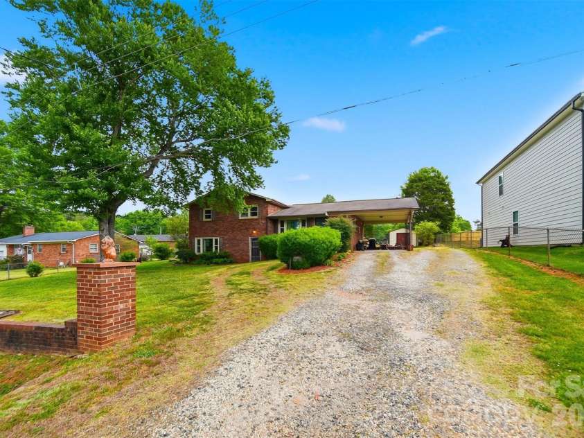 1329 33rd Street, Conover, NC 28613.  MLS# CAR4376723, YatesRealty ID 17075. 