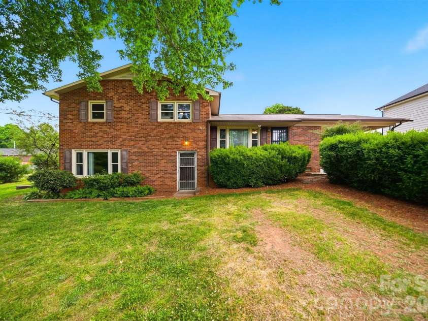 1329 33rd Street, Conover, NC 28613.  MLS# CAR4376723, YatesRealty ID 17075. 