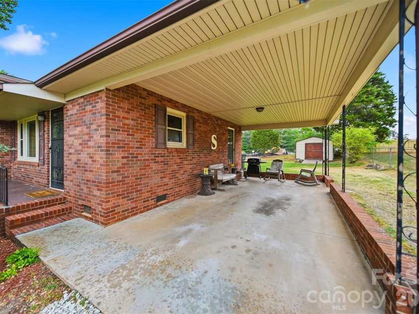 1329 33rd Street, Conover, NC 28613.  MLS# CAR4376723, YatesRealty ID 17075. 