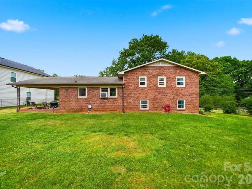 1329 33rd Street, Conover, NC 28613.  MLS# CAR4376723, YatesRealty ID 17075. 