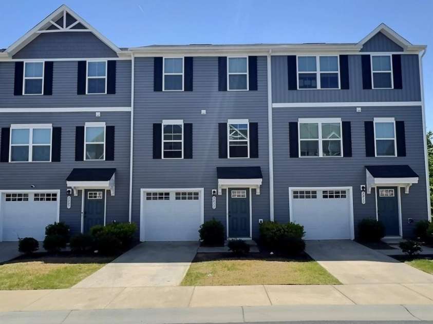 3011 Killick Terrace, Charlotte, NC 28269.  MLS# CAR4376454, YatesRealty ID 17077. 