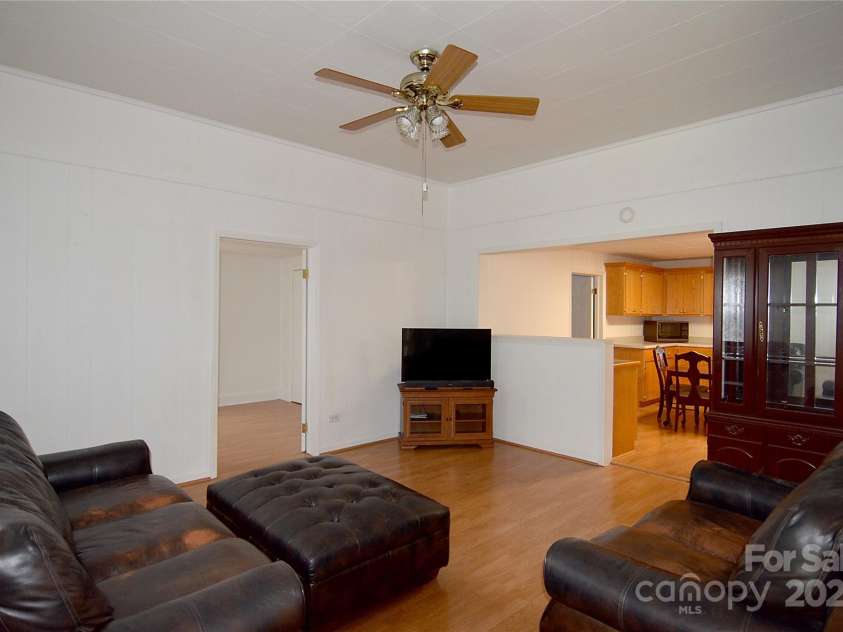 60 3rd Street, Marion, NC 28752.  MLS# CAR4256103, YatesRealty ID 17077. 