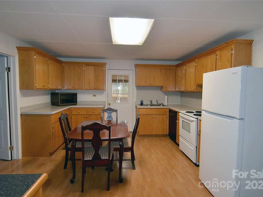 60 3rd Street, Marion, NC 28752.  MLS# CAR4256103, YatesRealty ID 17077. 